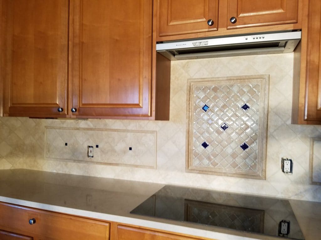 tile back splash kitchen